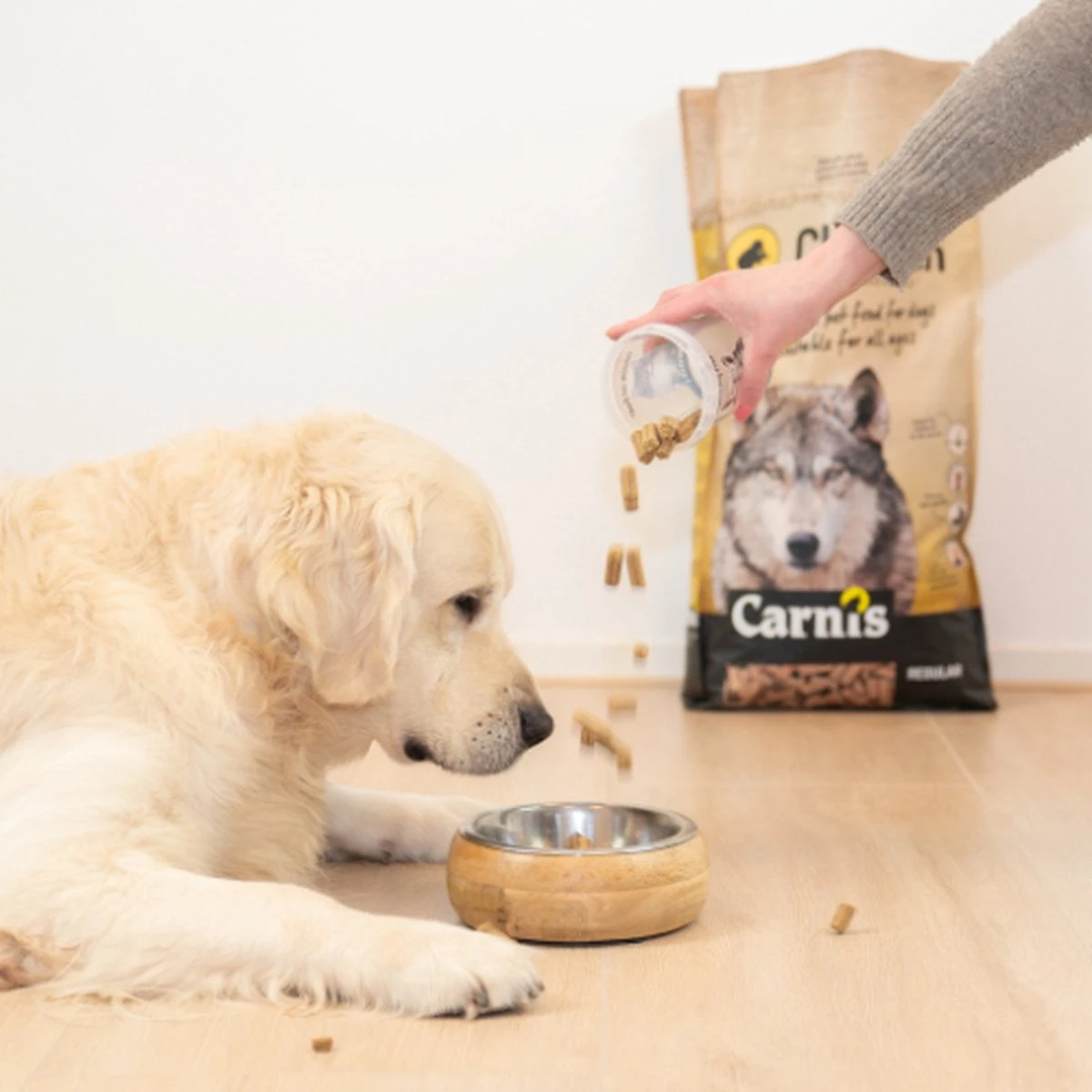 Carnis Chicken Regular Geperst Hondenvoer 12,5 Kg - Hond 2 Carnis Chicken Regular Geperst Hondenvoer 12,5 Kg - Hond - Afbeelding 2