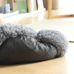InnovaGoods - Dierenmand - 60cm - Hondenmand - Kattenmand - Fluffy - Anti Stress - Extra Zacht - Anti Slip - Grijs -Hondenartikelen Winkel 1200x1200 422