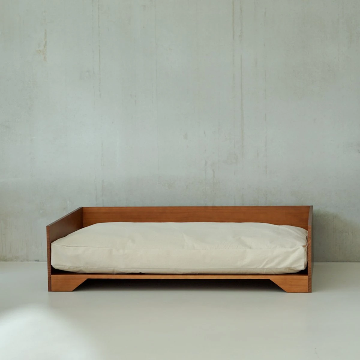 STUDIO ANIMAUX Hondenmand Met Katoenen Kussen (maat L) | 119 X 76,5 Cm | Hondenbed | Hondensofa | Hondenbank | Hout | Bruin 2 STUDIO ANIMAUX Hondenmand Met Katoenen Kussen (maat L) | 119 X 76,5 Cm | Hondenbed | Hondensofa | Hondenbank | Hout | Bruin - Afbeelding 2