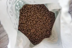 WOOOF Regular 14KG - Geperst Hondenvoer - Geperste Hondenbrokken - Droogvoer - 14KG -Hondenartikelen Winkel 1200x800 24